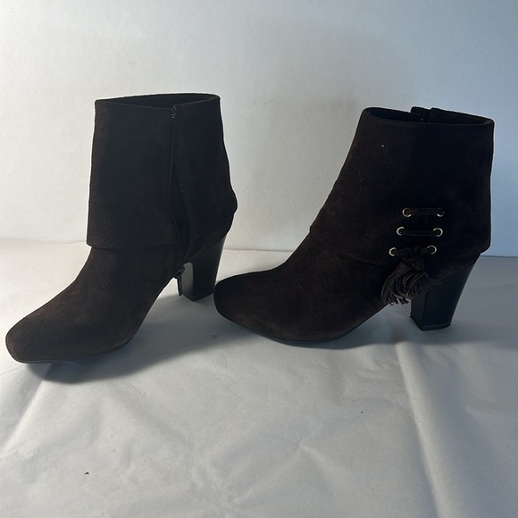 Vaneli Jancey Mika Suede Ankle Bootd - Picture 4 of 7